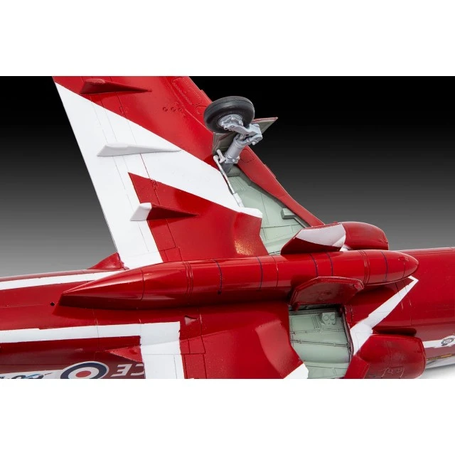 Сглобяем модел, Revell, Изтребител BAe Hawk T.1A RAF Red Arrows, 170 части