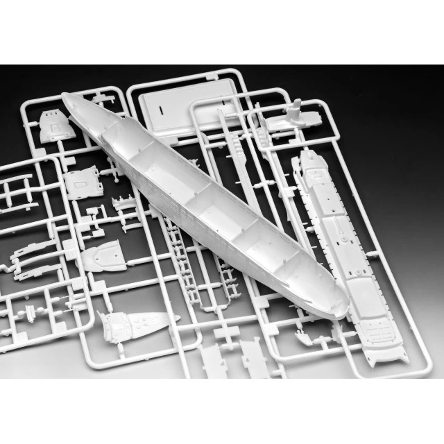 Assembly model, Revell, Cruise ship Queen Elizabeth II, 36 parts