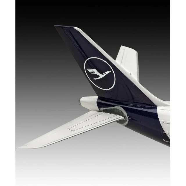 Сглобяем модел Airbus A330-300 Lufthansa New Livery, 108 части