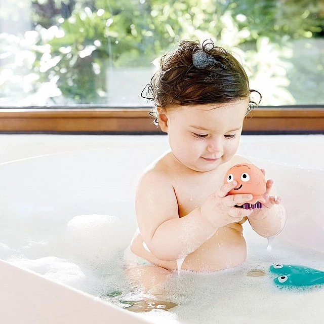 Пръскаща играчка за баня, Hape, Манта и медуза, 2 части