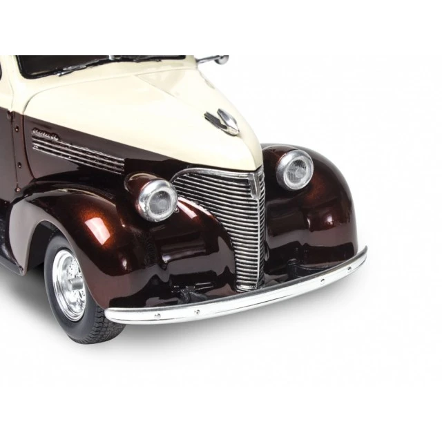 1939 Chevrolet Sedan Prefab Model, 497 Parts