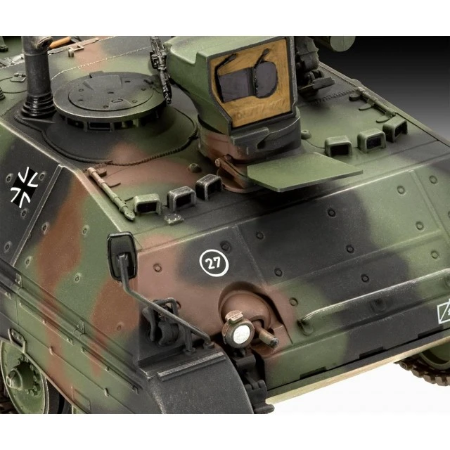 Building model, Revell, Missile destroyer Jaguar 1