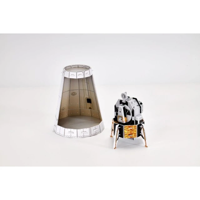 Apollo 11 Saturn V 3D puzzle, 136 pieces