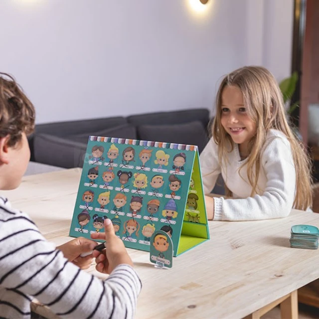 Who is who - strategy game
