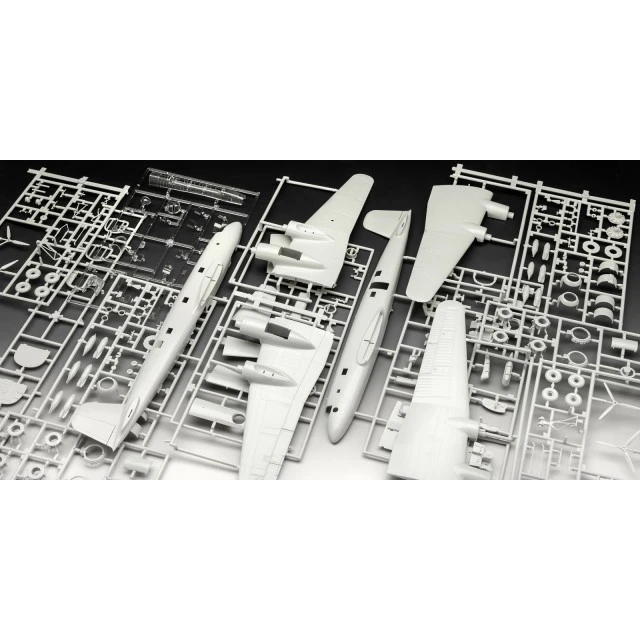 Сглобяем модел, Revell, Самолет Focke-Wulf Fw 200 C-5/C-8, 240 части