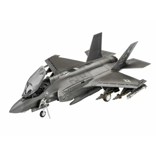 Assembly model, Revell, Lockheed Martin F-35 A Lightning II fighter jet, 143 parts