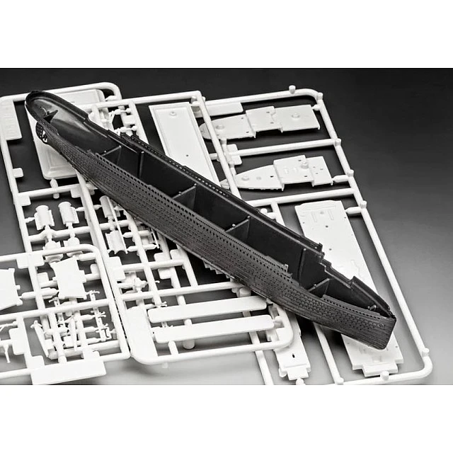 Assembly model, Revell, RMS Titanic starter kit, 40 pieces