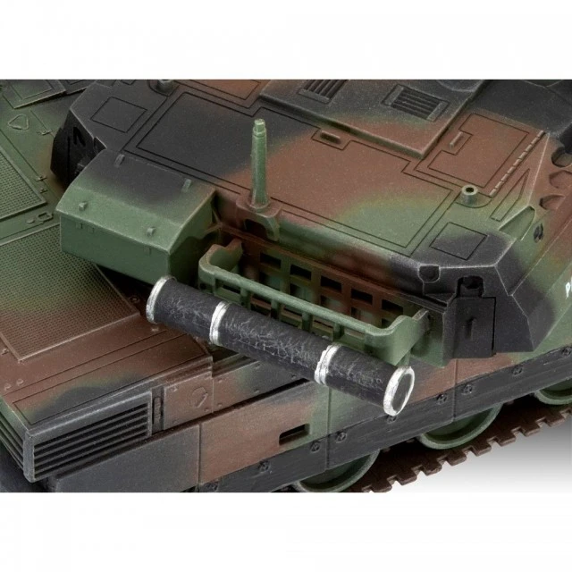 Assembled model French tank Leclerc T5, 137 parts