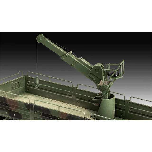 Assembly model, Revell, Military truck MAN 10t Milgl.8x8, 245 parts