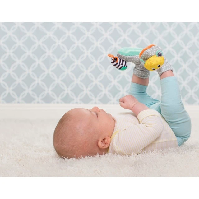 Комплект бебешки играчки, Infantino, Подаръчен комплект, 3 играчки