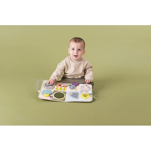 Interactive toy Center with music and light Montessori