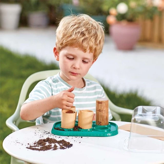 Young gardeners - Greenhouse