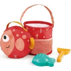 Collapsible beach set in a backpack