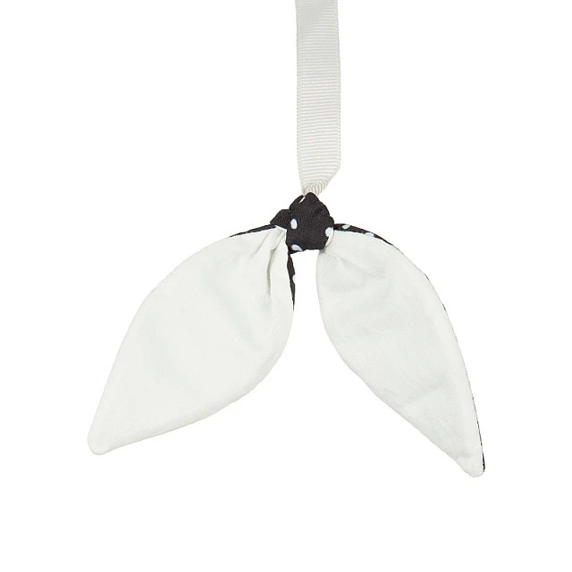 Boo musical bed toy