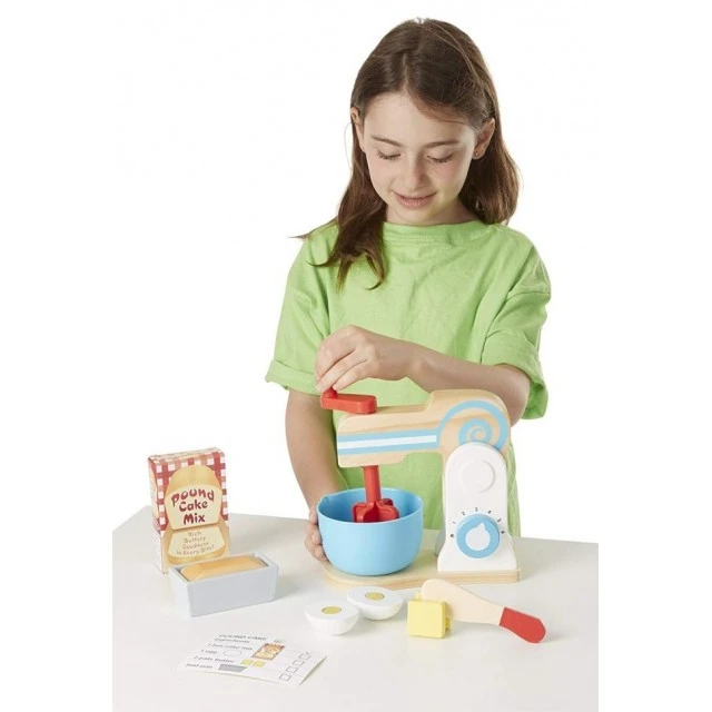 Wooden mixer with accessories