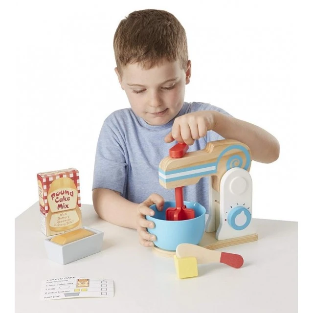 Wooden mixer with accessories