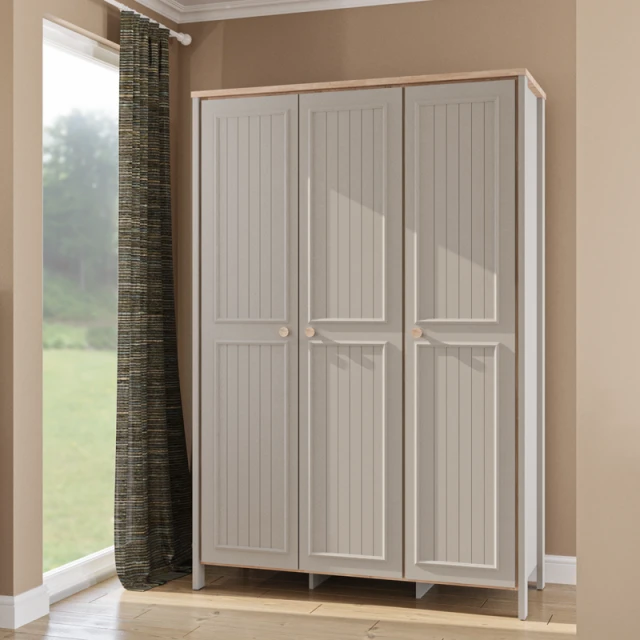 Three-wing wardrobe NOVI