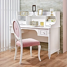 Children’s desk NIL