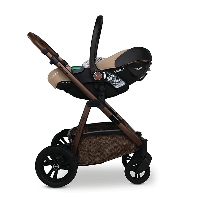 Cosatto CT5722 WOW 3 бебешка количка FOXFORD HALL + CT6086 ACORN Recline столче за кола + CT6005 база