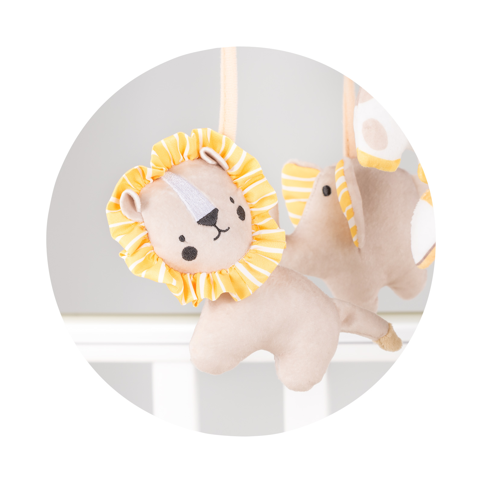 Musical toy with projector "Lion and friends"