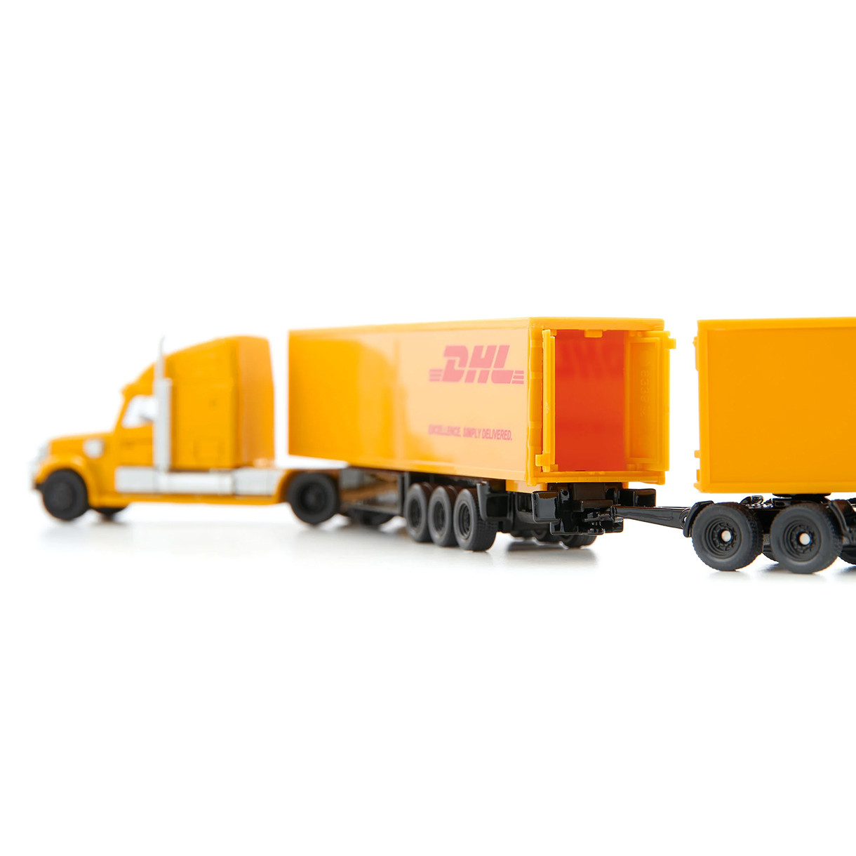 Играчка тежкотоварен камион с ремарке DHL