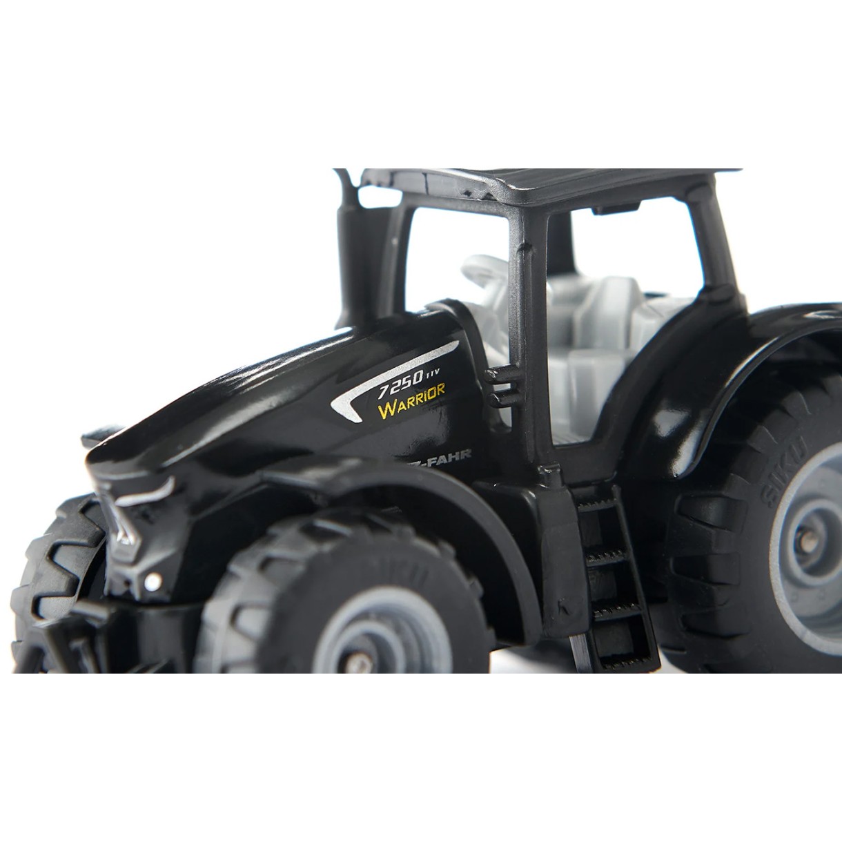 Играчка трактор DEUTZ-FAHR TTV 7250 Warrior