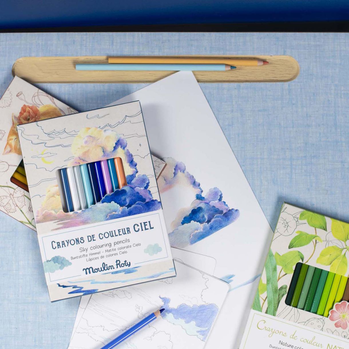 Pencils 12 colors with 3 coloring cards