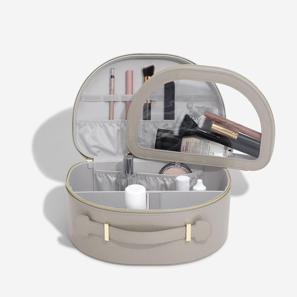 Cosmetic bag varnish Color beige