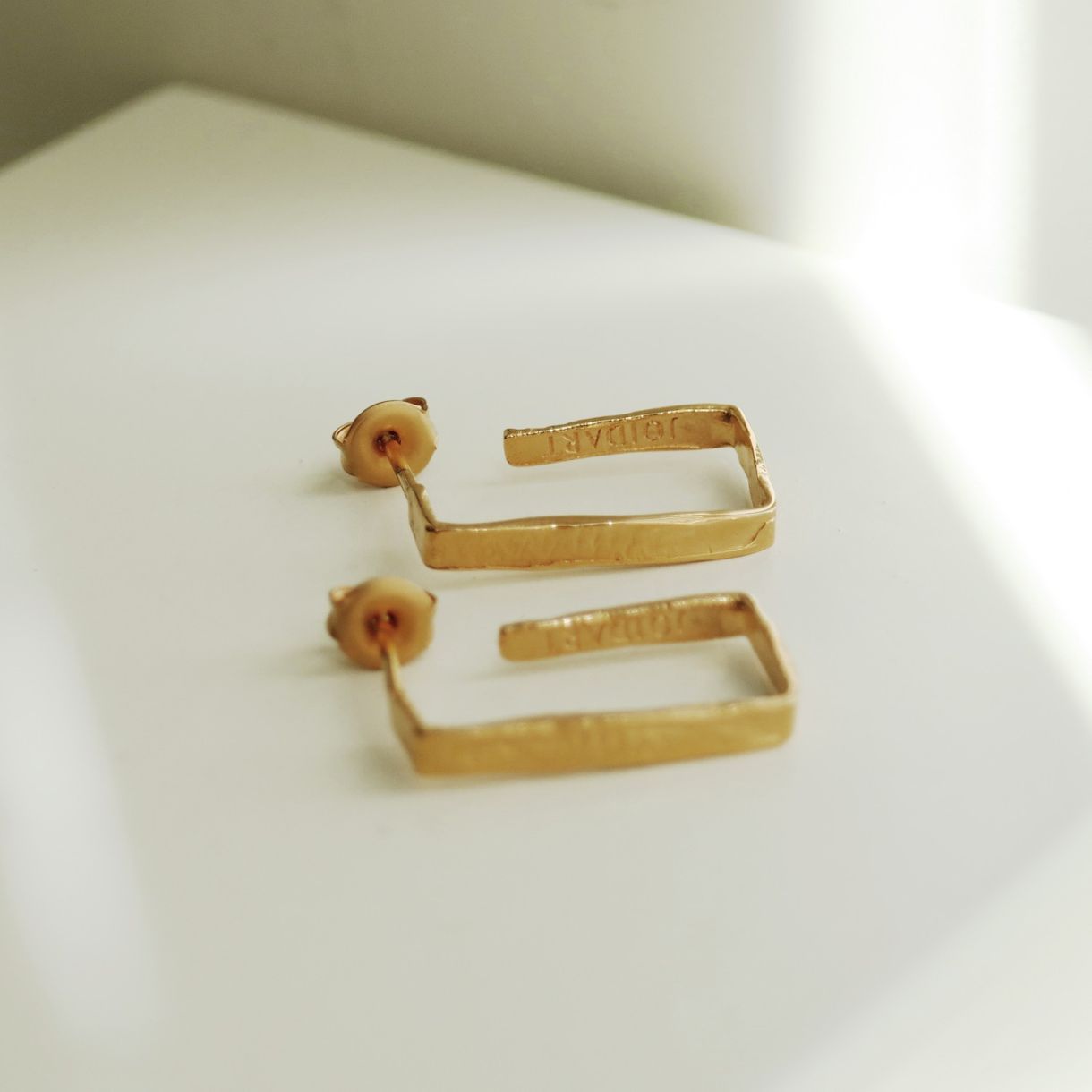Lignis Earrings Gold color