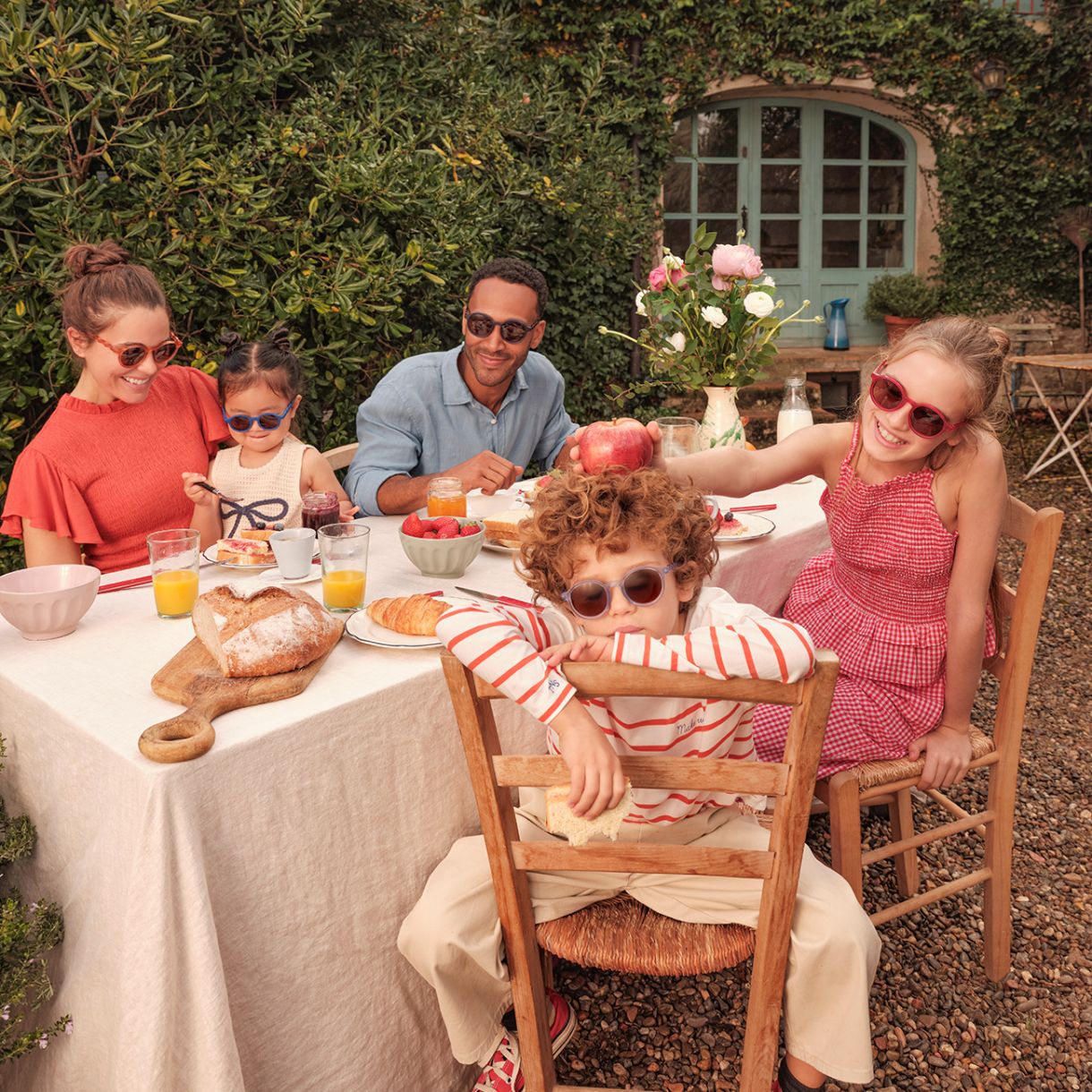 Детски овални слънчеви очила от 3 до 5 г.Olivio&Co Цвят синя боровинка