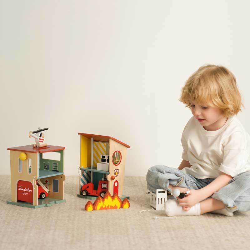 Classic World 13-piece wooden fire station for children over 3 years old