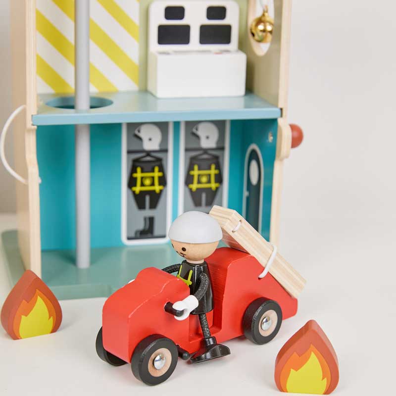 Classic World 13-piece wooden fire station for children over 3 years old