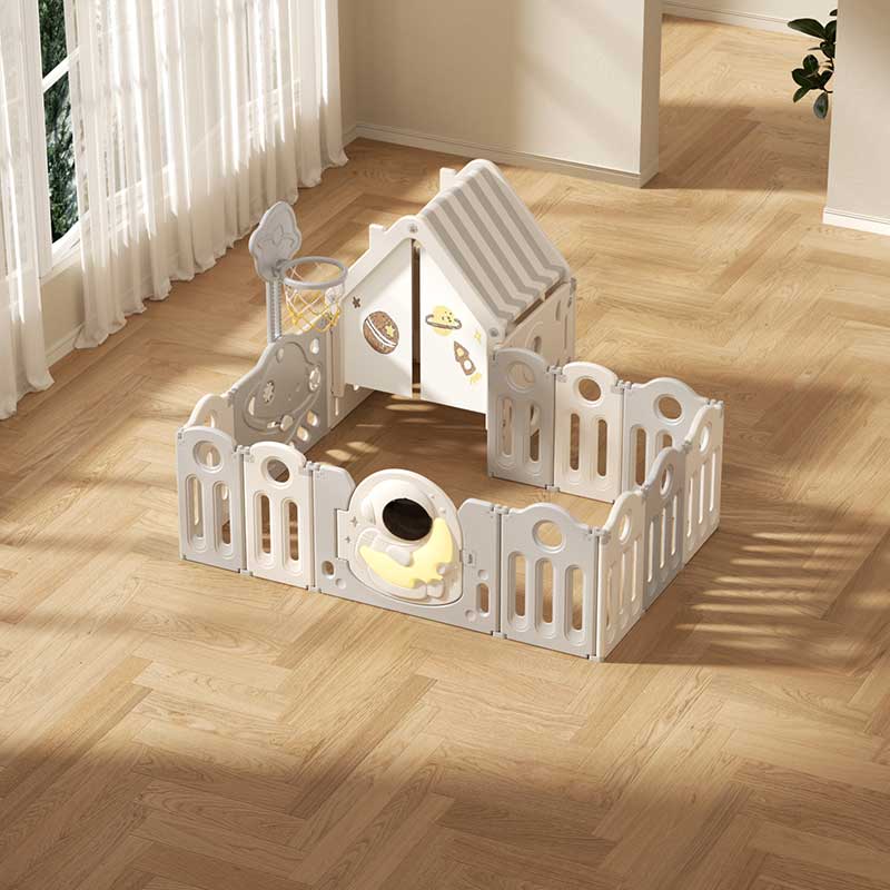 Children's playhouse with fence and basketball hoop - Cosmonaut
