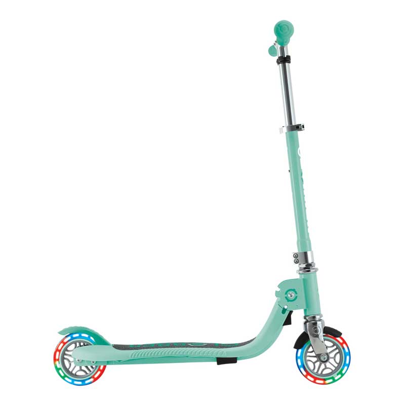 Детска сгъваема тротинетка с две светещи колела Globber Flow Foldable Junior - ментова