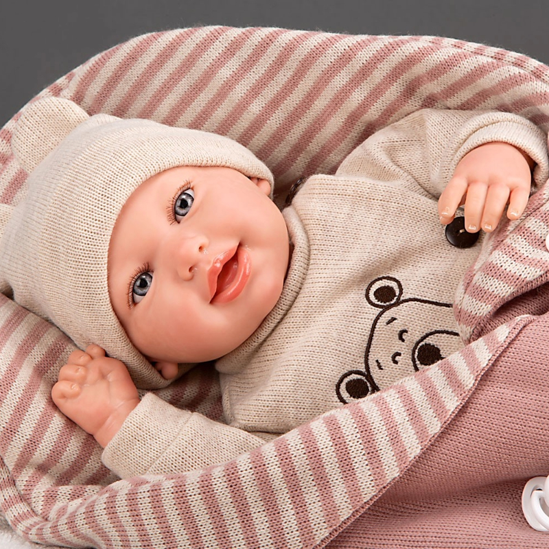 Усмихната кукла-бебе Лейн с розов спален чувал и биберон - 45 см