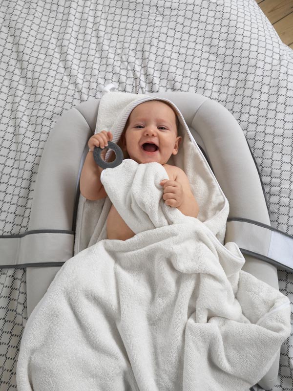 Doomoo Bath cape with teether Dryn Play