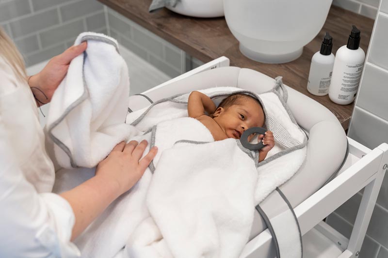 Doomoo Bath cape with teether Dryn Play