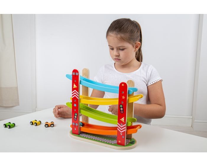 Дървена състезателна писта с 4 колички