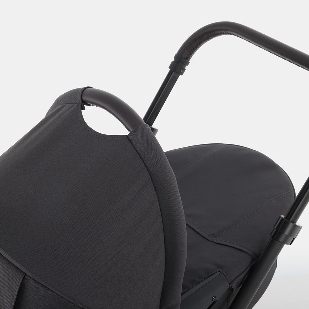 Mutsy EVO Stone Gray PACKAGE Chassis with seat + Bassinet for newborn