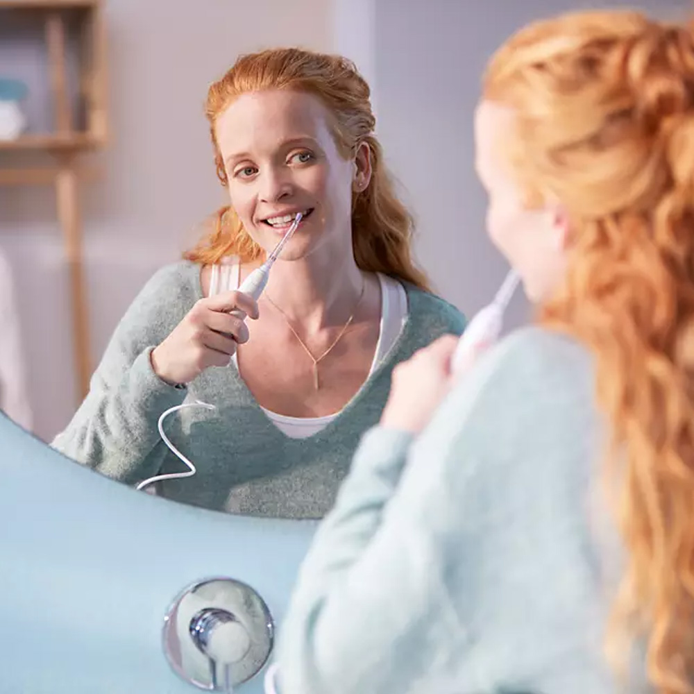 Орален душ Power Flosser 7000 с докинг станция HX3911/40