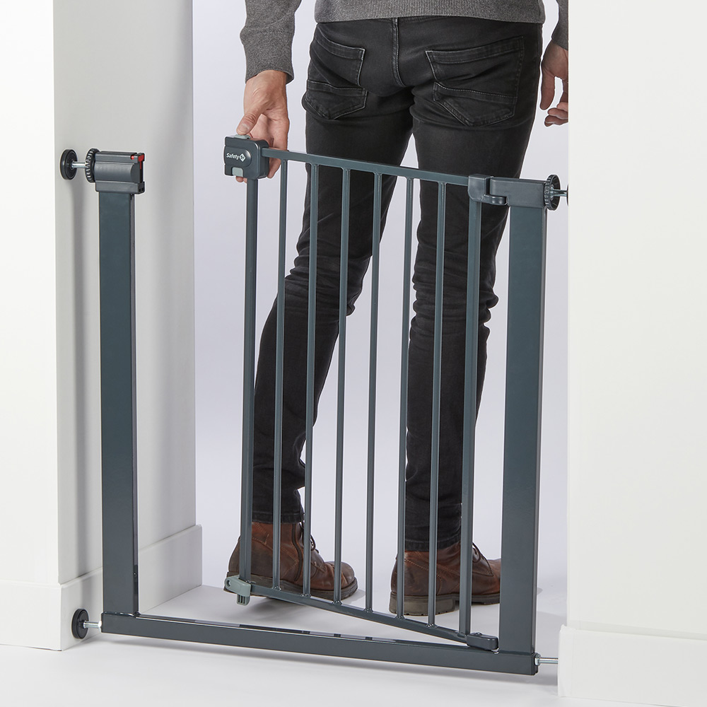 Универсална метална преграда за врата, черна