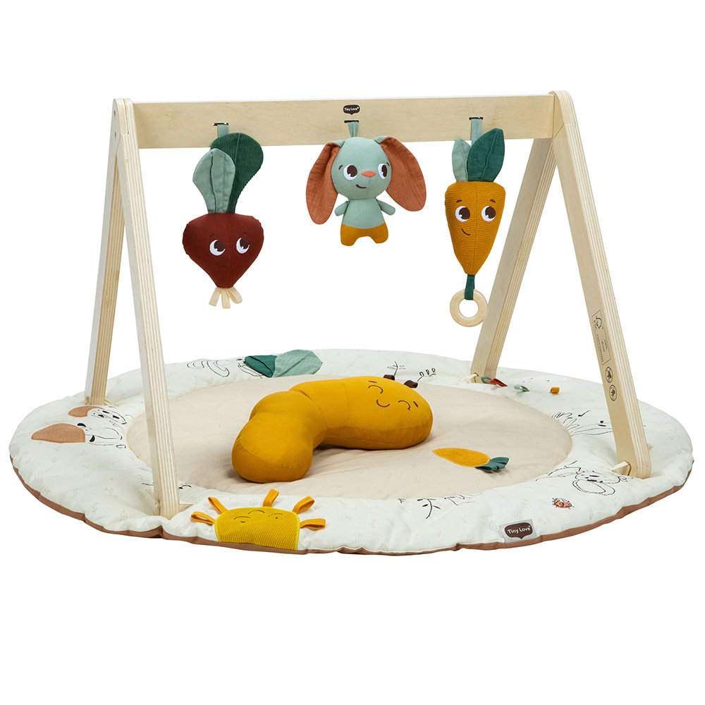Активна гимнастика Tiny Love Luxe Gymini от Еко серията Garden of Adventures, с кръгло килимче с диаметър 90 см, дървена арка, 3 играчки и възглавница за игра по корем, 0м+