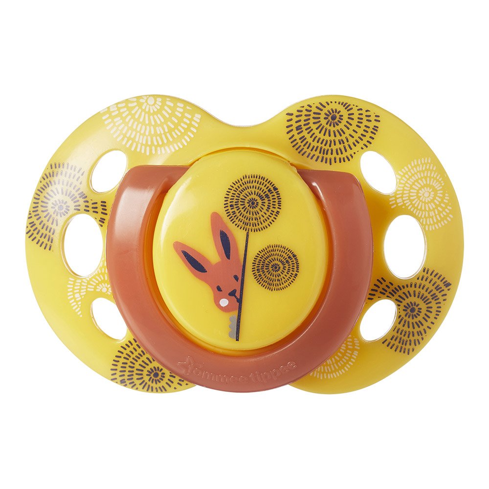 Комплект от 2 бр. ортодонтични залъгалки Tommee Tippee FUN FRIENDS със силиконов биберон, 6-18м, забавна декорация на щита, в кутия за стерилизиране