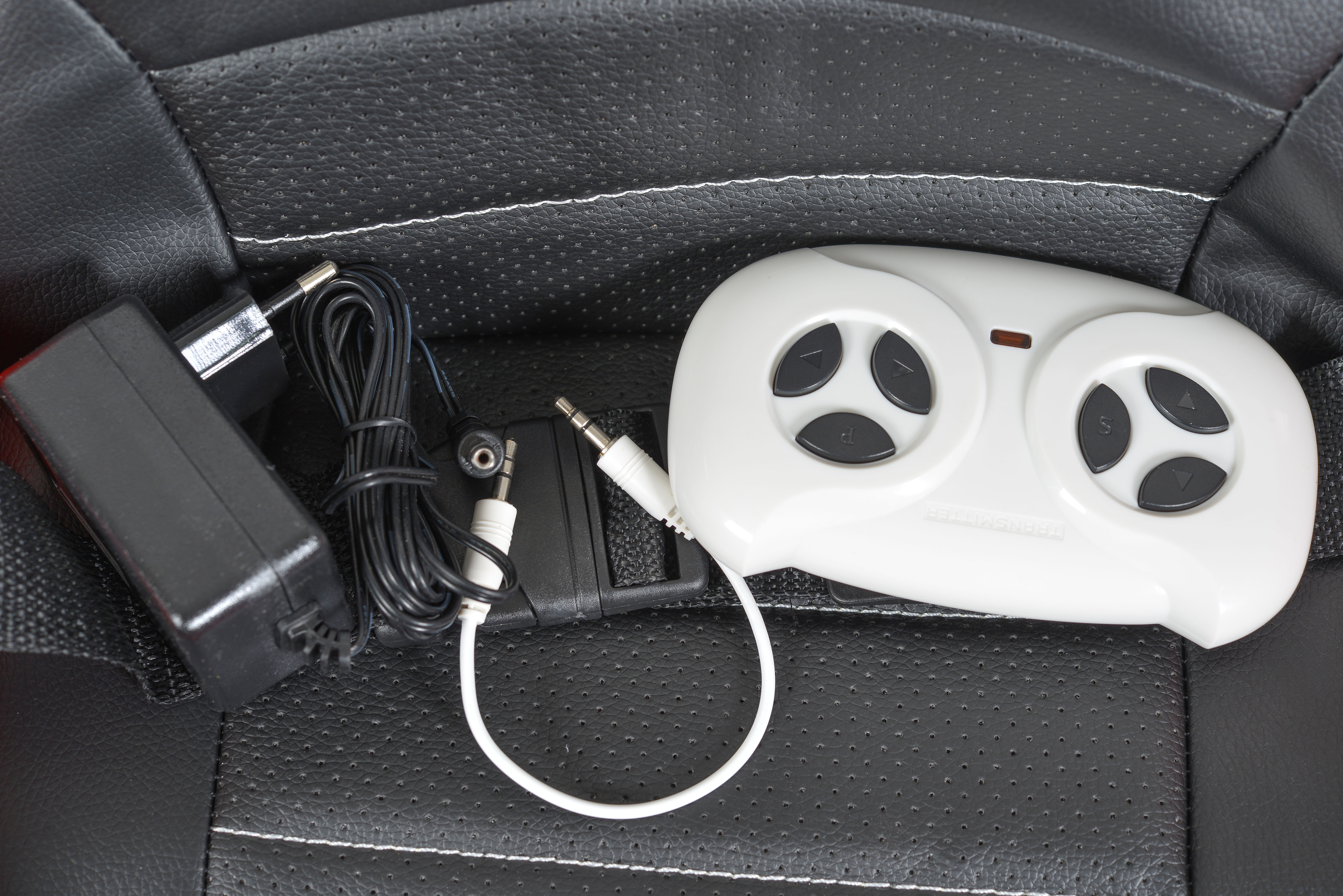 BO Mercedes AMG GTR red 011