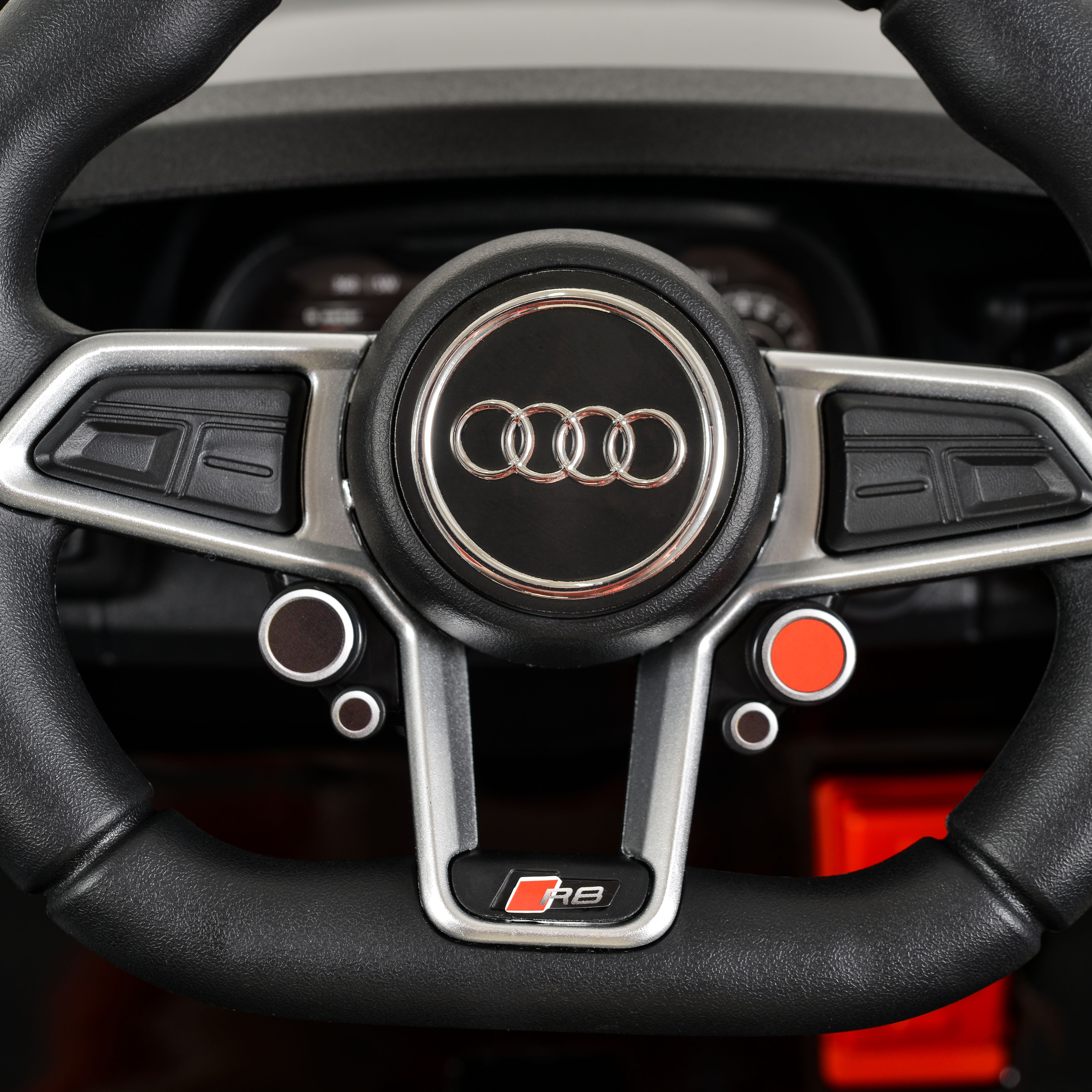 Battery car Audi R8 Spyder metallic red