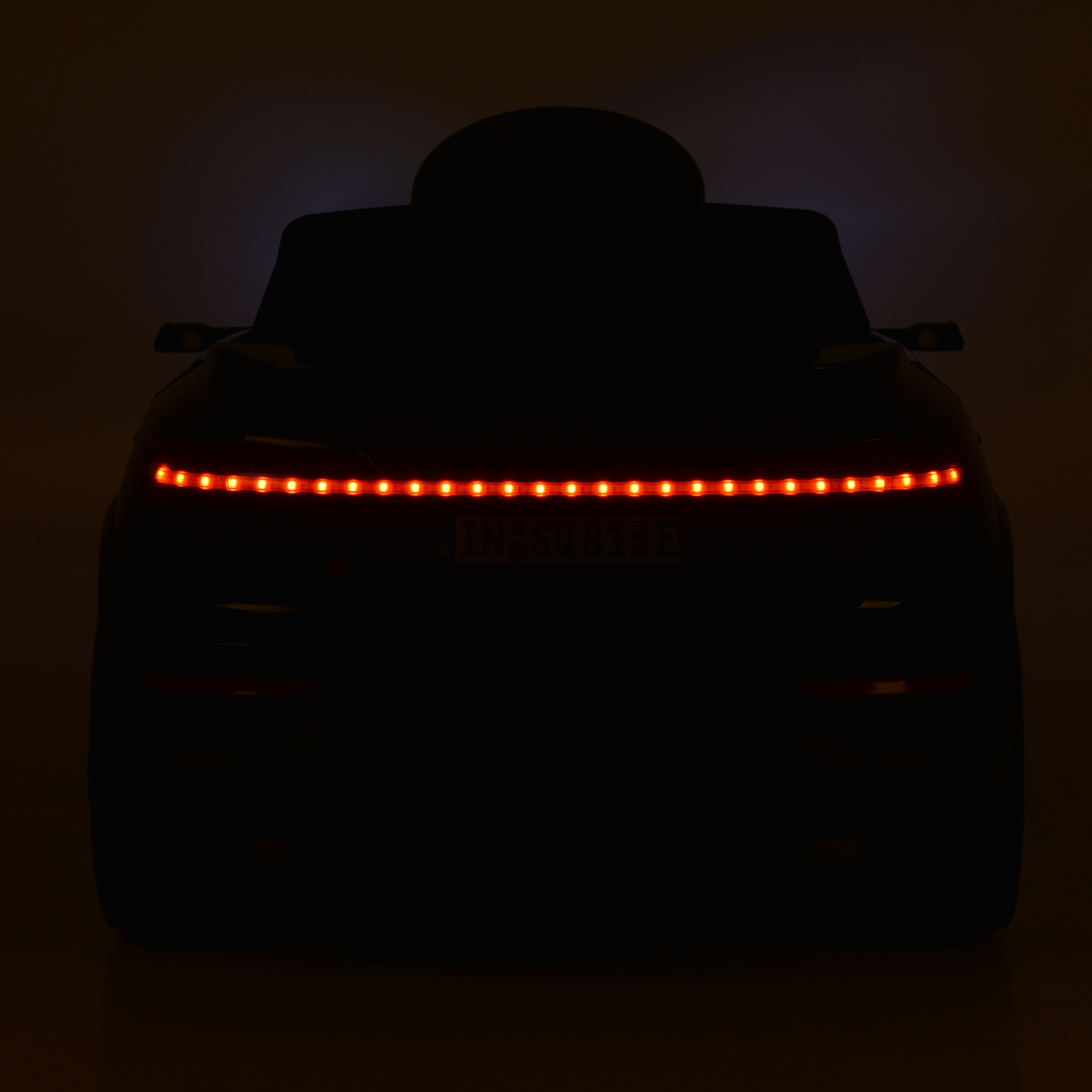 Battery SUV Audi SQ8 e-tron metallic blue