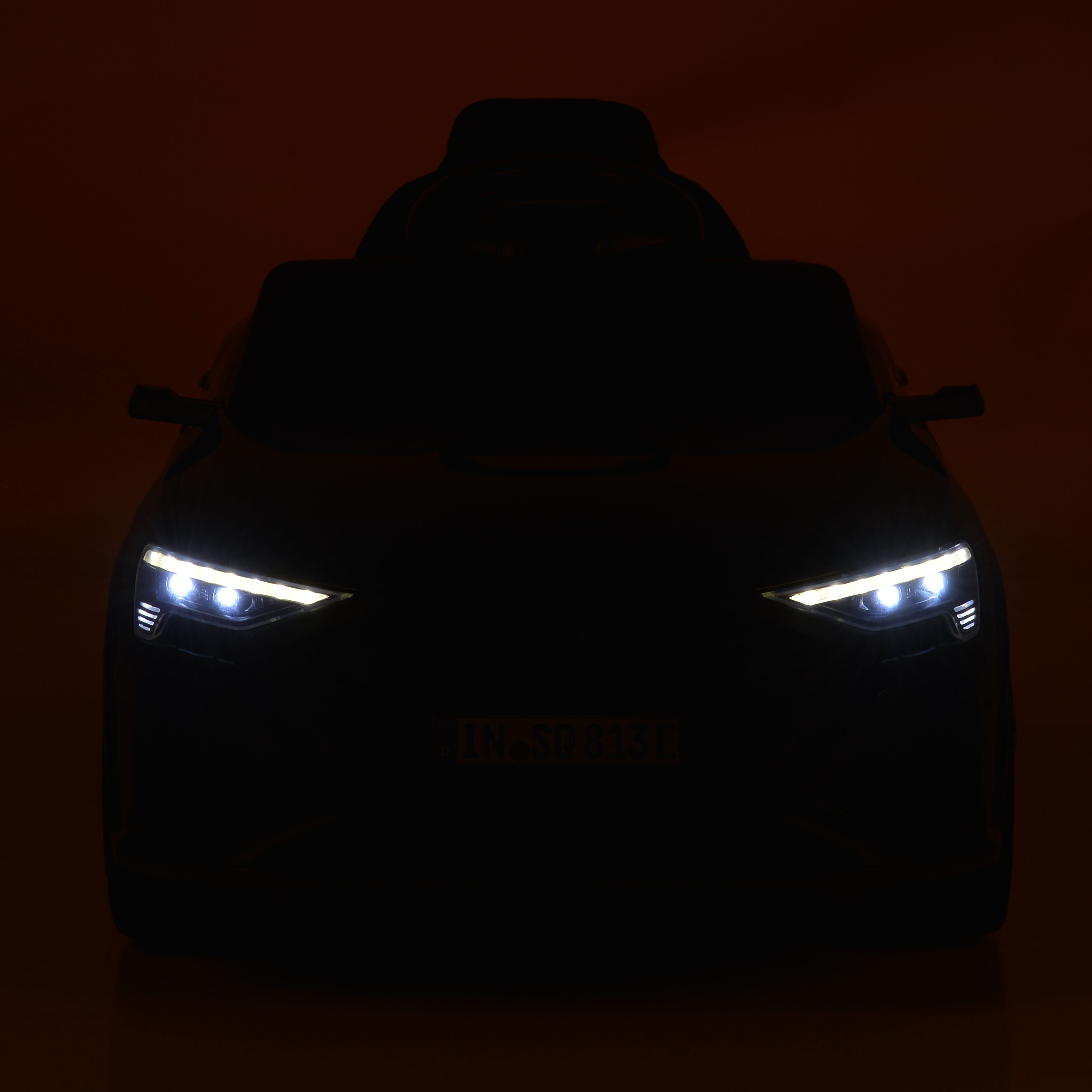 Акумулаторен джип Audi SQ8 e-tron бял