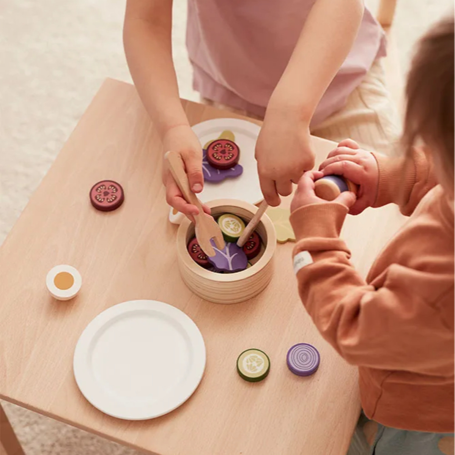 Wooden set Salad in a bowl Swedish Design Age: 2+