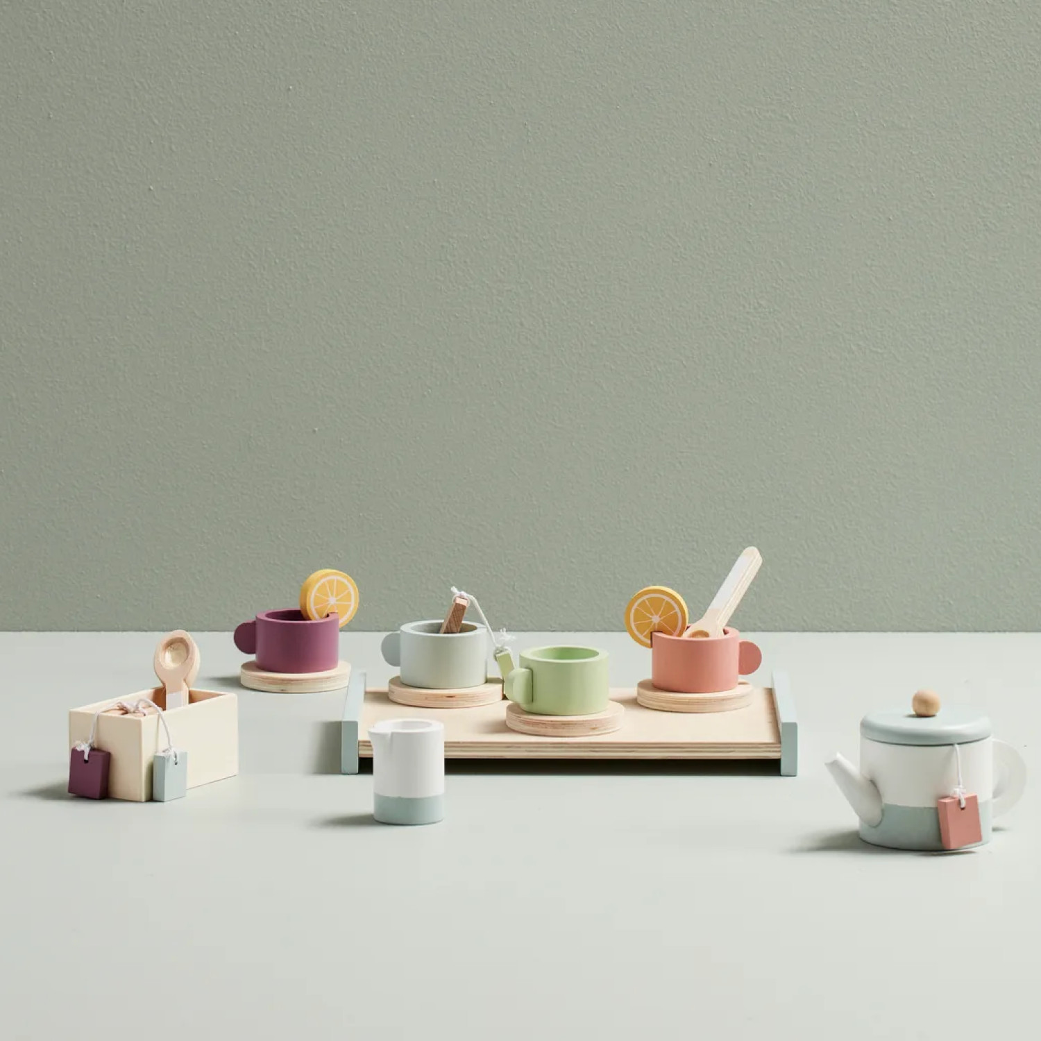 Чаен сервиз за деца Swedish Design
Възраст: 2+