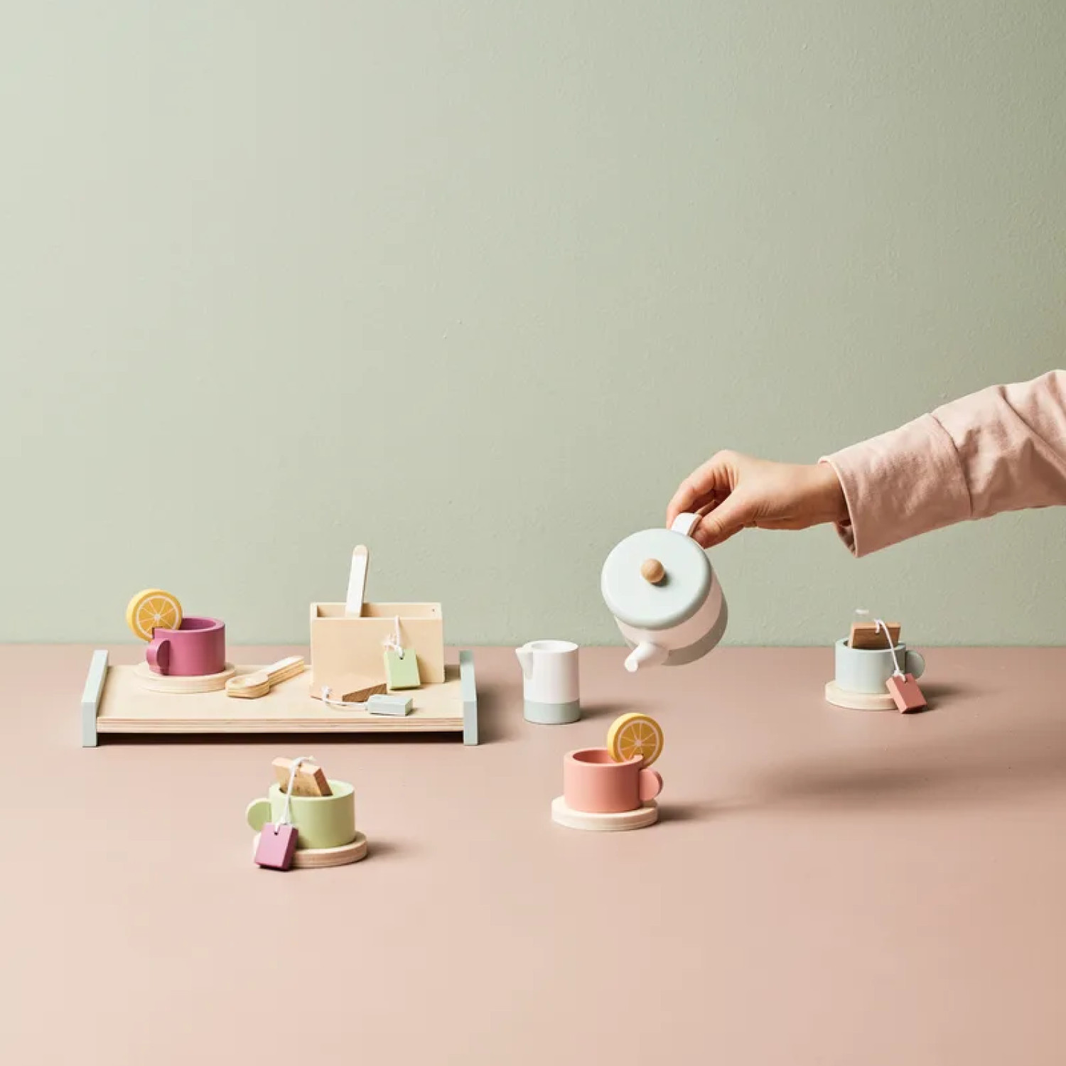 Чаен сервиз за деца Swedish Design
Възраст: 2+